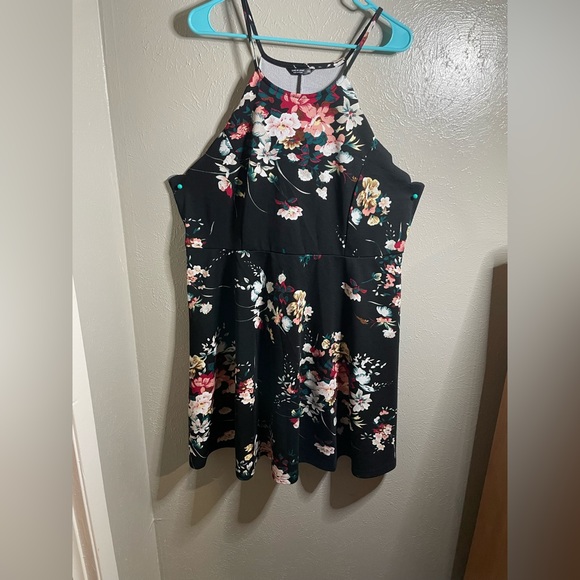 Shein scalloped multicolored flower dress - Picture 2 of 3